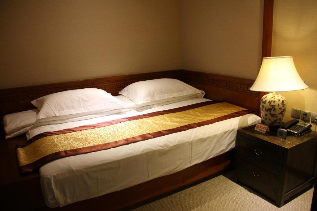 Beijing Imperial Courtyard Hotel Стая снимка